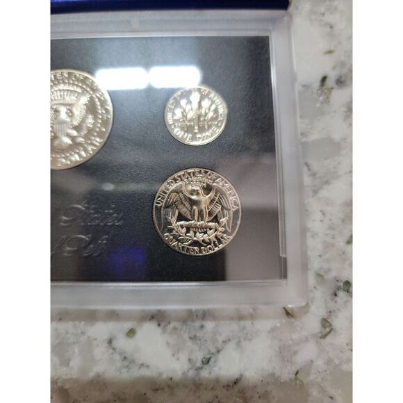 1972 US Mint 5 Coin Proof Set Kept in Safe Uncirculated in Case - Picture 8 of 8